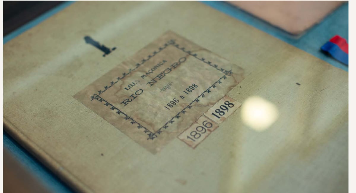O primeiro livro de balaústres em exposição na Galeria Histórica